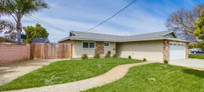 Fun Family Home Minutes to Beach & Legoland with Huge Backyard and a Playground图片