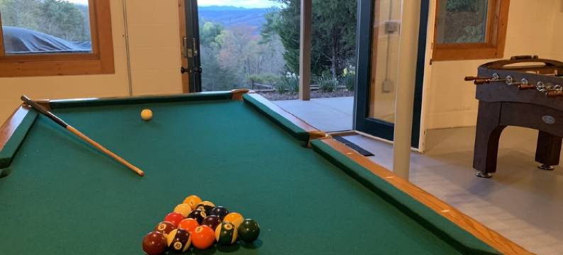 Mountain Views / Golf / Hot Tub / Cozy Cabin!图片