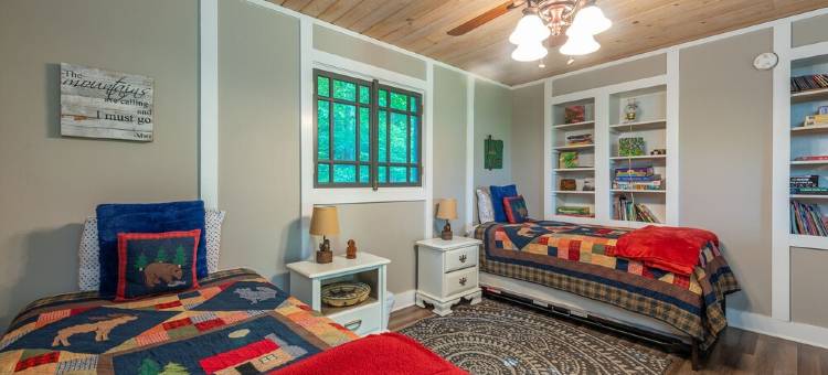 Sunset Mtn Lodge! Hot Tub+Fire Pit, Fireplace, Hiking, Private, Close to Town!图片