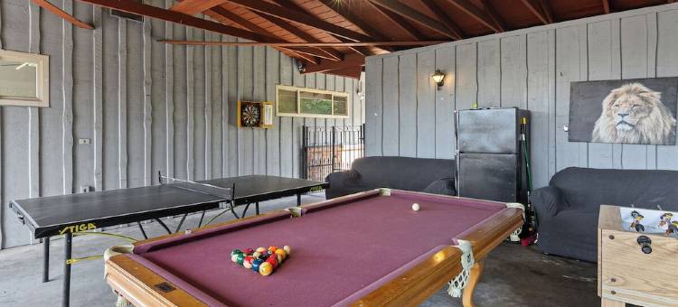 "The Medallion" Modern City Estate 7bed/5bath AC图片