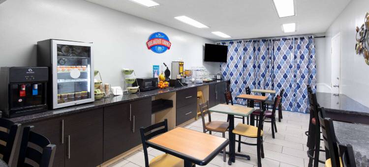 塞尔玛温德姆呗盟酒店(Baymont by Wyndham Selma)图片