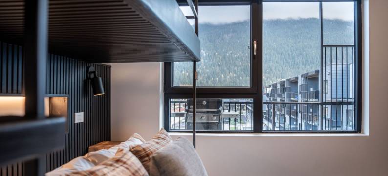 步调调节雷弗尔斯托克度假(Altitude Adjustment by Revelstoke Vacations)图片