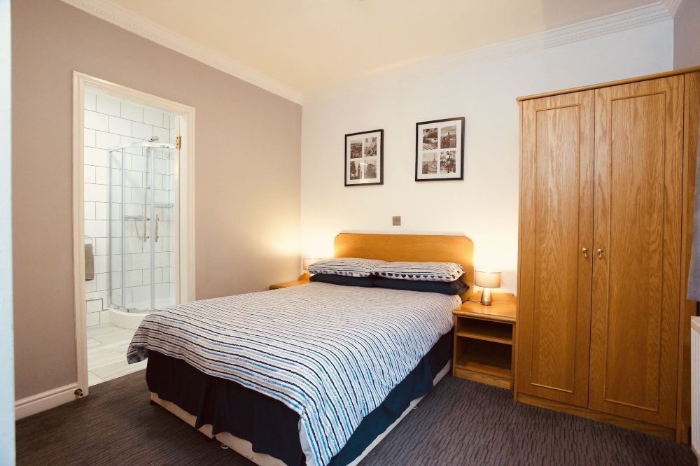 Globe Inn Hotel Overview