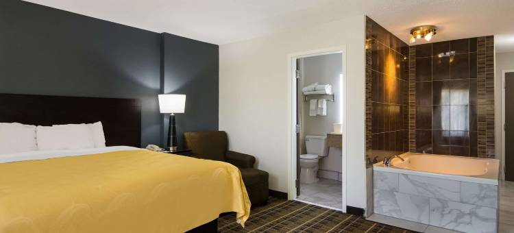 奥罗拉-内珀维尔区凯艺酒店(Quality Inn Aurora - Naperville Area)图片