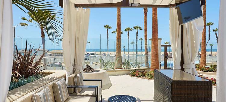 希尔顿海滨度假村酒店(The Waterfront Beach Resort, A Hilton Hotel)图片