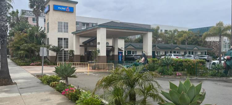 欧申赛德码头罗德威旅馆(Motel 6 Oceanside, CA – Marina / Camp Pendleton)图片