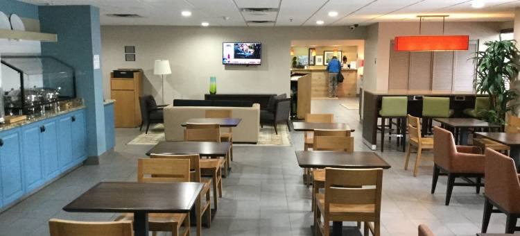 夏洛特大学广场丽怡酒店(Country Inn & Suites by Radisson, Charlotte University Place, NC)图片