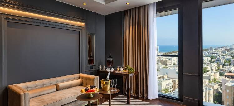 德布拉·布朗(Debrah Brown, a Member of Brown Hotels)图片