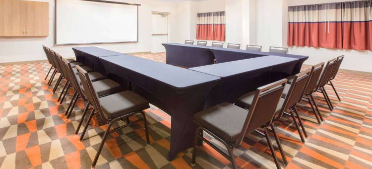 夸乌特莫克坎波门诺温德姆麦客达套房酒店(Microtel Inn & Suites by Wyndham Cuauhtemoc Campos Menonitas)图片