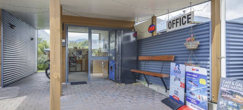 日落汽车旅馆(Sunset Motel)图片