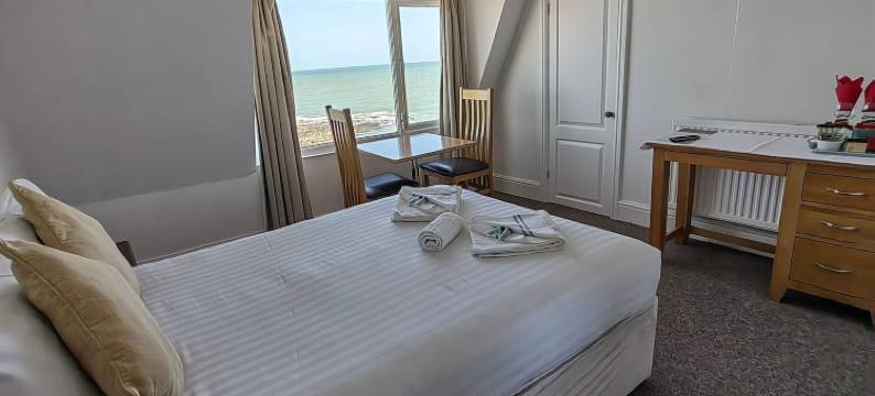 卡迪根湾旅馆(The Cardigan Bay Guest House)图片