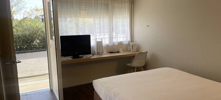 蒙彼利埃圣让德韦达 - 拉佩里埃基里亚德直营酒店(Hôtel Kyriad Direct Montpellier Saint Jean de Vedas La Peyriere)图片