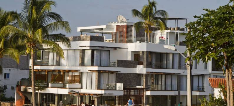 金湾加拉帕戈斯(Golden Bay Galapagos)图片