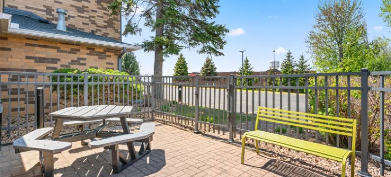 伊甸草原希尔顿Spark酒店(Spark by Hilton Eden Prairie)图片