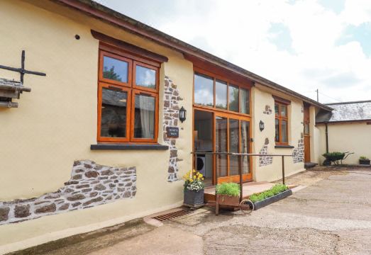 Quoit X Barn Hotel Overview