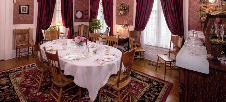 蒸汽船之家家庭旅馆(The Steamboat House Bed & Breakfast)图片