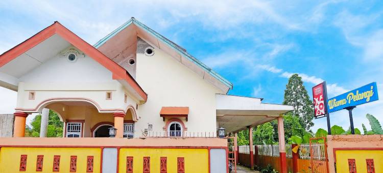 OYO 90977 维斯马佩兰吉帕洛波酒店(OYO 90977 Wisma Pelangi Palopo)图片