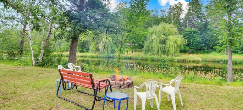 适合家庭的住宅，位于松河，带有火坑(Family-Friendly Home w/ Fire Pit in Pine River)图片