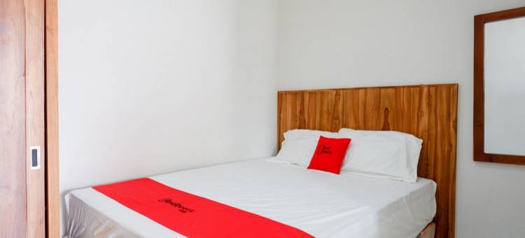 红多兹Plus伊斯兰酒店-近特加尔站2号(RedDoorz Plus Syariah Near Stasiun Tegal 2)图片