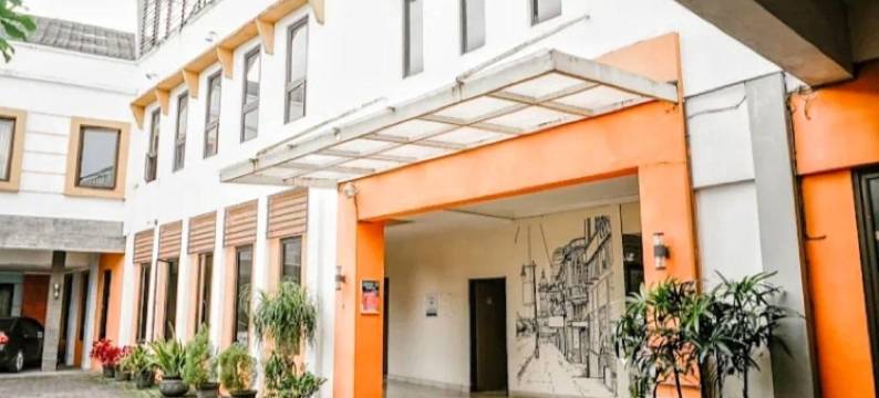 图隆阿贡沃特尔酒店(Grand Charis Hotel Tulungagung)图片