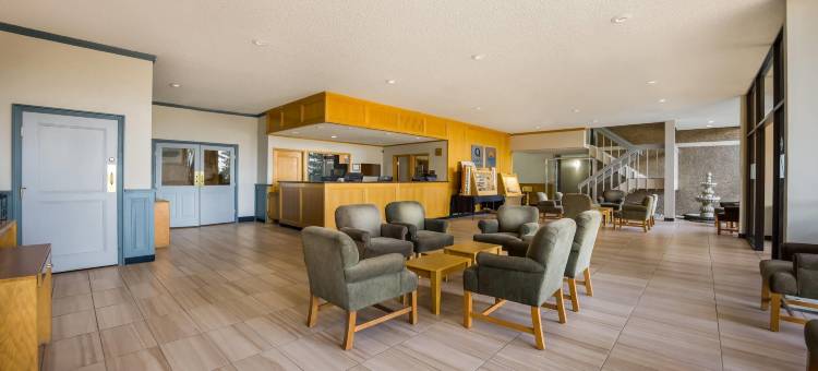 库勒城郊区的工作室(Suburban Studios Canon City)图片