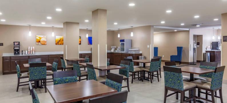 品质酒店及套房春湖 - 费耶特维尔近自由堡(Quality Inn & Suites Spring Lake - Fayetteville Near Fort Liberty)图片