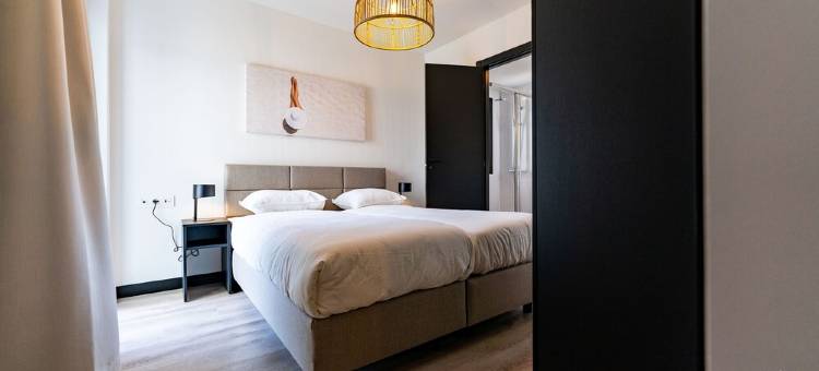 Modern 8-Person Apartment, Large Balcony and a Central Pool, Hills of Mijas.图片