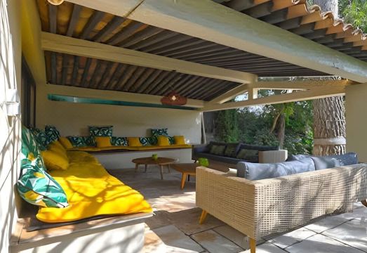 Authentic Villa Hotel Overview