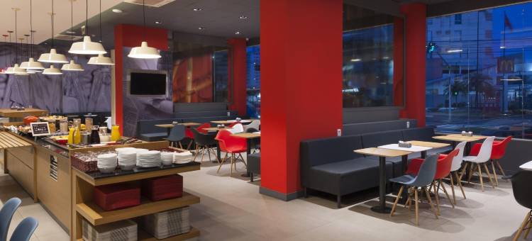 宜必思纳维根特斯伊塔雅伊酒店(Ibis Navegantes Itajai)图片