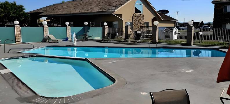 维纳尔伊克诺旅馆套房，靠近恐龙纪念碑(Econo Lodge Inn & Suites Vernal Near Dinosaur Monument)图片