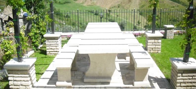 Apartment in Petrella Guidi with Garden Views图片