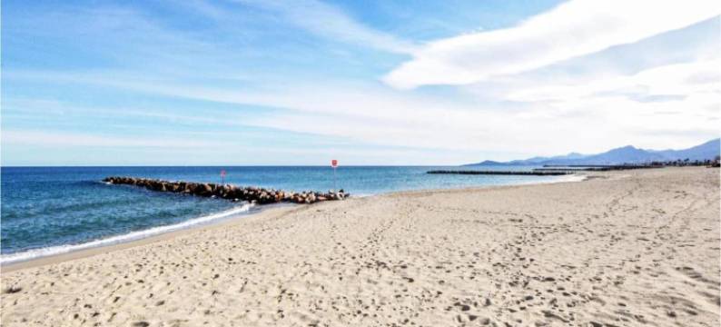 Villa in Saint-Cyprien with Sea View图片