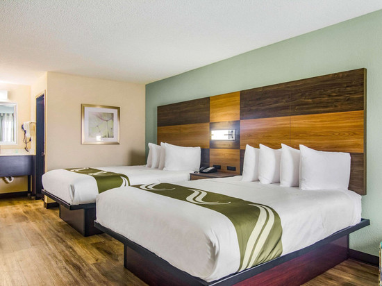 品质酒店及套房湖城