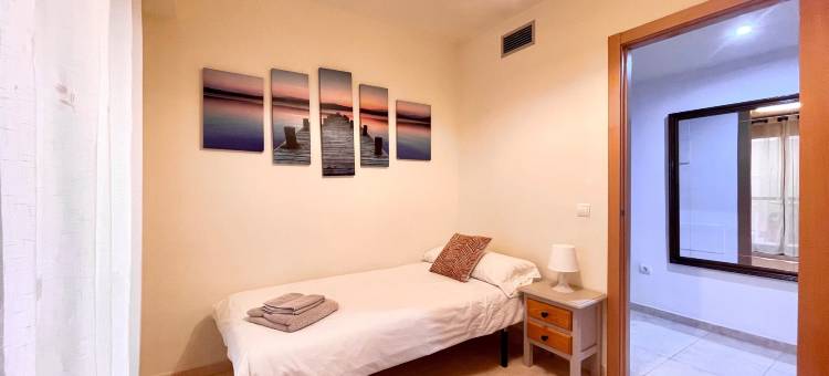 Apartment near beach with pools and hot tub图片