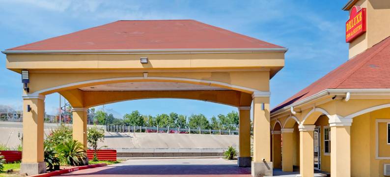 Capital O Deluxe Inn Channelview Houston I-10图片