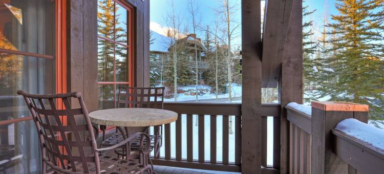 豪华2卧室公寓距离滑雪坡0英尺由RedAwning提供(Luxurious 2 Bedroom0 Feet from the Slopes! Condo by RedAwning)图片