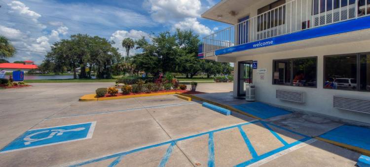 布雷登顿6号汽车旅馆(Motel 6 Bradenton, FL)图片