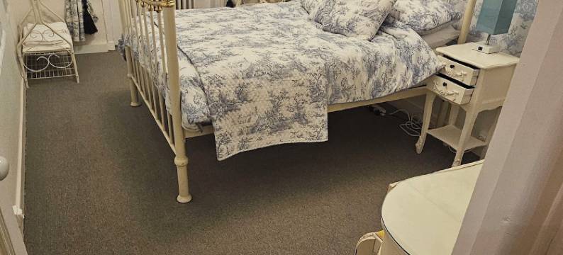 狮子巢穴 - 曼蒂利的La Loge(The Lions Den - La Loge Mantilly)图片