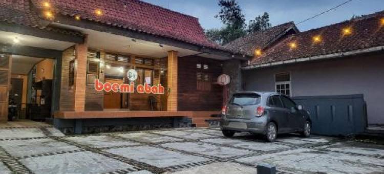 Samarang加鲁特红多兹家庭旅馆 Boemi Abah(RedDoorz at Boemi Abah Samarang Garut)图片