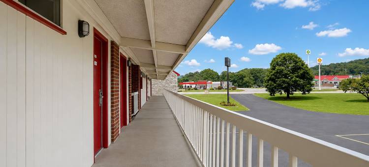 斯汤顿VA家乡旅馆，靠近11号公路(Hometown Inn Staunton VA near Hwy 11)图片