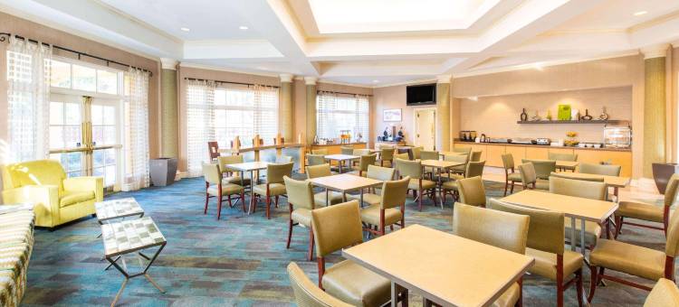 坦帕布兰登摄政公园拉昆塔温德姆套房酒店(La Quinta Inn & Suites by Wyndham Tampa Brandon Regency Park)图片