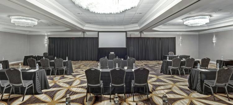 威奇托机场希尔顿逸林酒店(DoubleTree by Hilton Hotel Wichita Airport)图片