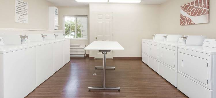 底特律奥本希尔斯美茵斯坦套房酒店(MainStay Suites Detroit Auburn Hills)图片