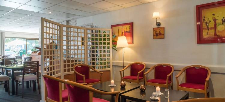 图尔南安巴夏亚因特尔酒店(The Originals City, Hôtel Ambacia, Tours Sud)图片