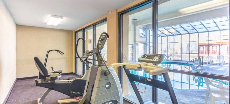 伊康套房旅馆(Econo Lodge & Suites Clarksville)图片