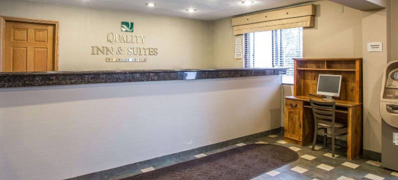 马里内特品质套房酒店(Quality Inn & Suites Marinette)图片