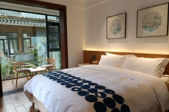 青城山山野山也温泉民宿(青霞路1号分店)