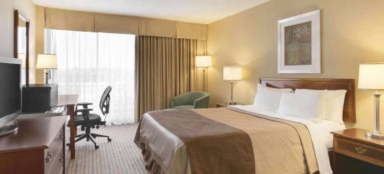 贝勒维尔华美达海湾会议度假村(Ramada by Wyndham Belleville Harbourview Conference Centre)图片