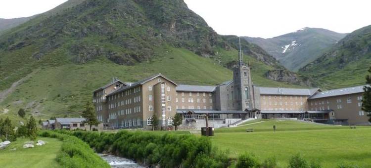 户撒努里亚山谷酒店(Hotel Vall de Núria)图片
