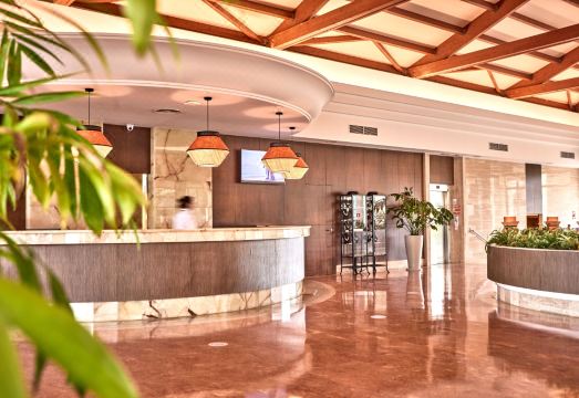 Zafiro Can Picafort Hotel Overview